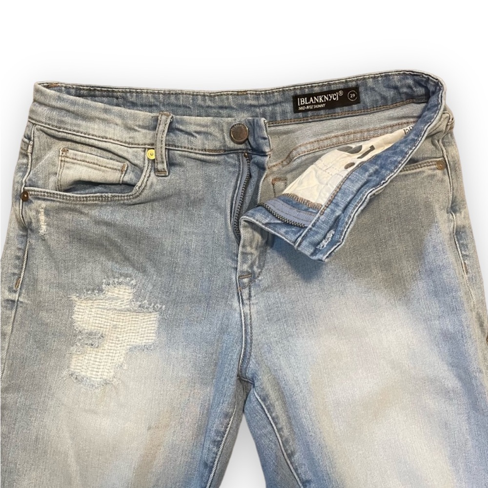EUC Blank NYC. Mid Rise Skinny. Light Wash. Size 29. - Picture 4 of 5
